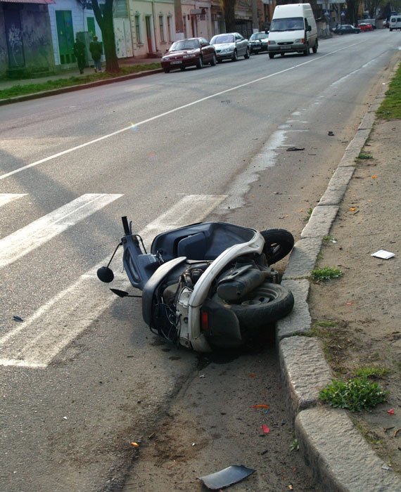 аварии водитель скутера